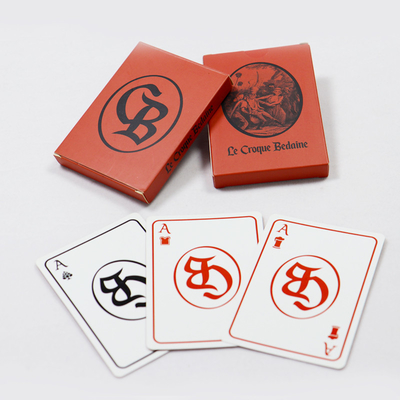 Logotipo em cores Poker Jogos de cartas para adultos Diferentes idiomas únicos
