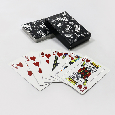 venda a retalho de cartões de jogo automático preto póquer logotipo personalizado de design próprio impressão a cores inteiras fabricação